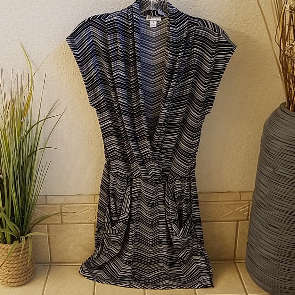 STORM Dress Black and White Small